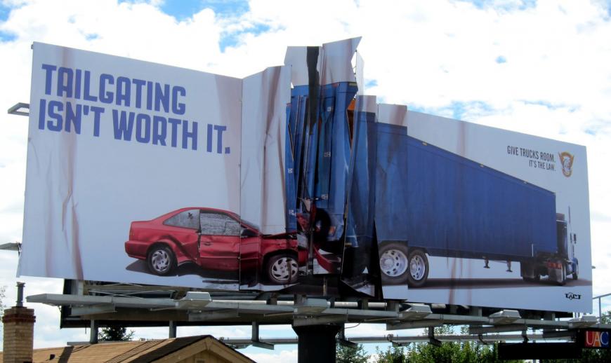 コロラド州立パトロールの公共広告。交通事故防止を啓発する広告ですが、シンプルで分かりやすく表現されています。＜米国＞